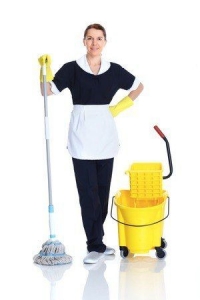 Требуется уборщица на постоянную работу на уборку квартир.