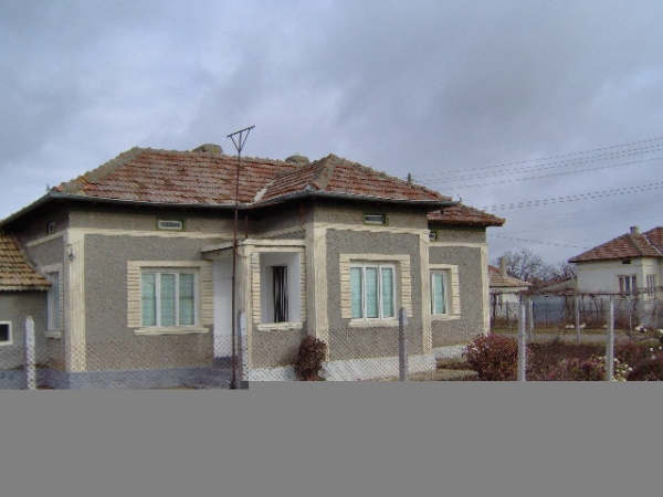 Дом с участком 800 м. кв. , Сенокос, Болгария
