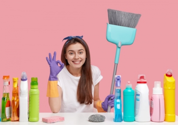 Работа на уборках квартир с проживанием, только для женщин