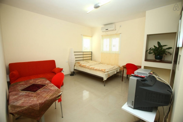 Студия в ход -ха-шароне