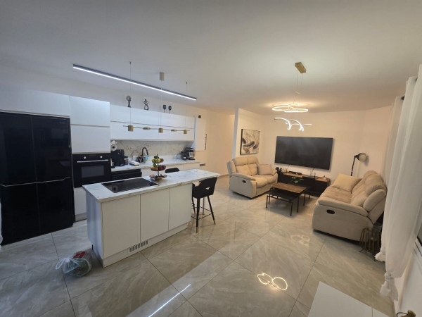 4 комнаты 95 метров с личным участком 50 метров, отдельный вход,