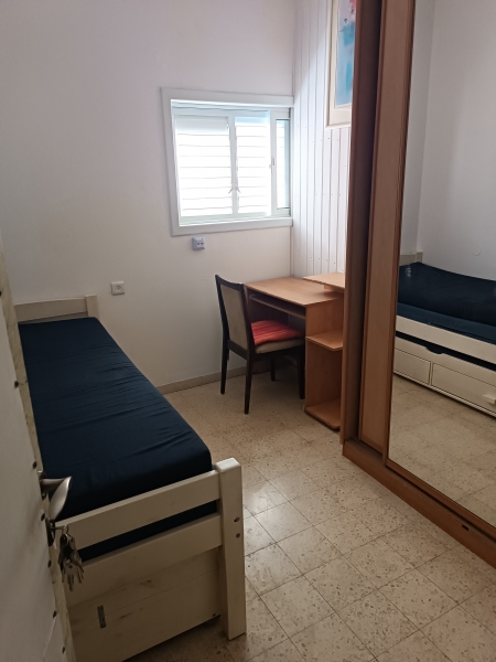 Сдаётся комната (без маклера) в квартире в Бат Яме (Ацмаут)