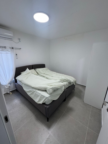 3-комнатная квартира + Гина, Кирьят Хаим, ул. Херев Леад