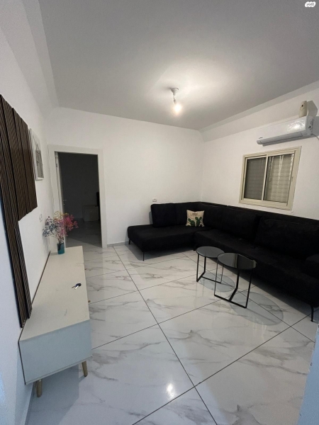 Сдаётся 2-комнатная квартира. Кирьят Ям, ул. Голумб