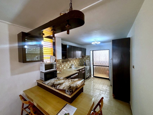 Сдаётся просторная 3, 5-комнатная квартира в Бат Яме!