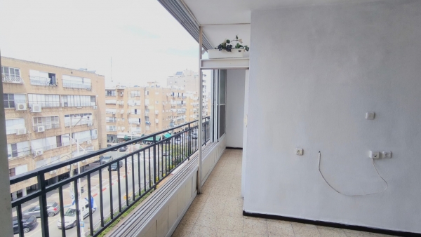 Большая 3-комнатная квартира в Бат Яме