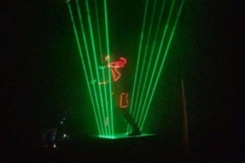 Лазермен - это шоу поражающее своей яркостью