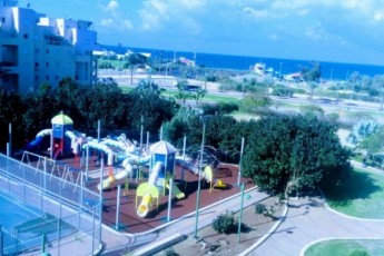 Продается дуплекс (2-х этажная квартира).