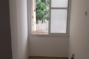 Сдается 2. 5 ком. квартира в Бат Яме на улице Рамбам