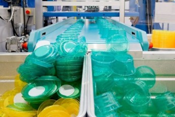 Работа на пластиковом заводе