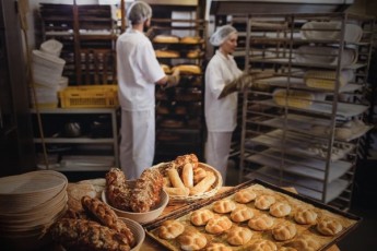 Работа в пекарне
