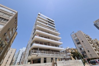 Продам четырехкомнатную квартиру на Gad Machnes 41, Netanya