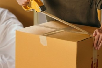 Склад одежды в рядом с Нетанией: Требуются на сбор заказов