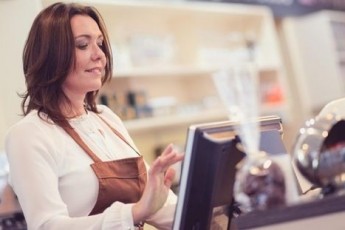 Нужно 3 человека на работу на кассу в Герцлии