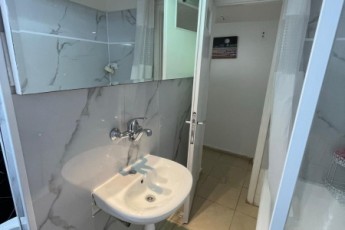 Большая комната с балконом в Аренду