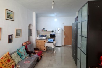 Без комиссии! Пересдаётся 2. 5 ком. кв. в Бат Яме 3500 ш.