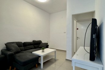Сдается 2-х комнатная квартира с отдельной кухней в Хайфе