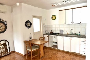 Продается 4+1 комн. квартира без маклера. к. Моцкин
