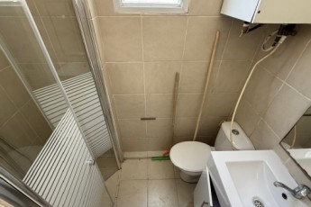 В аренду студия на Sha'ar HaGai St 14, Netanya за 2800 ₪