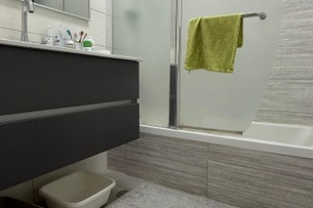 Продажа 3 комнатной квартиры с ремонтом.