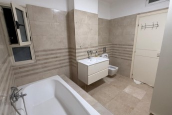 В аренду 5-комнатная на Sderot Binyamin 64, Netanya за 6500 ₪