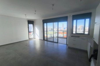 Новая 4-комнатная квартира от застройщика