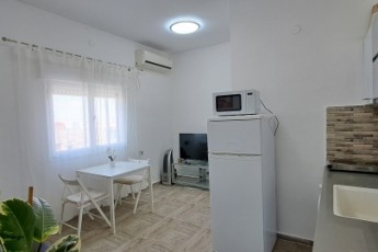 Дёшево и сердито.