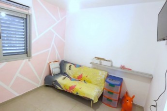 Сдаётся 3-комнатная квартира с балконом