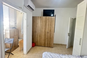 В Бат яме сдается красивая комната с балконом! НЕ МАКЛЕР