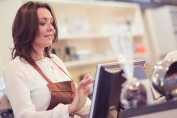 Нужно 3 человека на работу на кассу в Герцлии