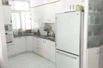Квартира! Сдам 2. 5 комнаты