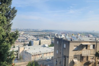 Продается 2, 5 комнатная квартира с шикарным видом на море