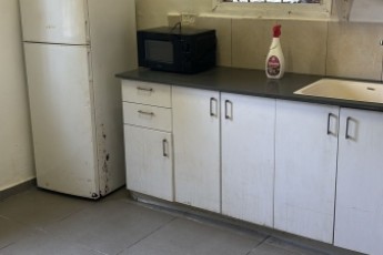 ✅ Отличное расположение: Улица Струма, удобный доступ ко всему важному!
✅ Студия на первом этаже...