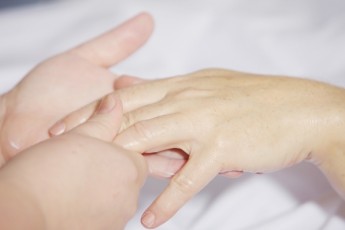 Требуется МАССАЖИСТ