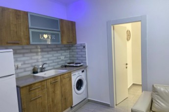 Без маклерских. С балконом! 2200 все включено