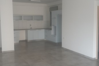 В Нетании, в аренду 5-ти ком. квартира