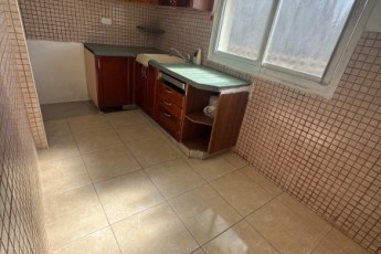 Сдаётся 3-комнатная квартира, Кирьят Ям, ул. Моше Шарет