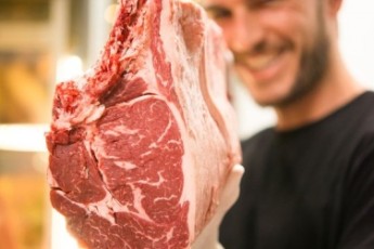 Нетания- нужен работник в мясной отдел