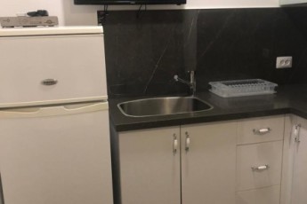 Сдаётся студия в центре Герцлии